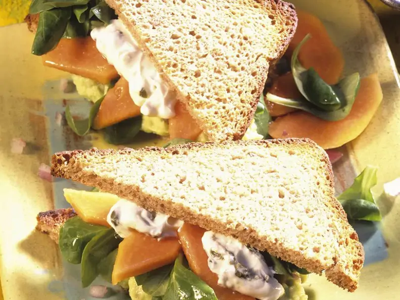 Fruchtige Salat-Sandwiches