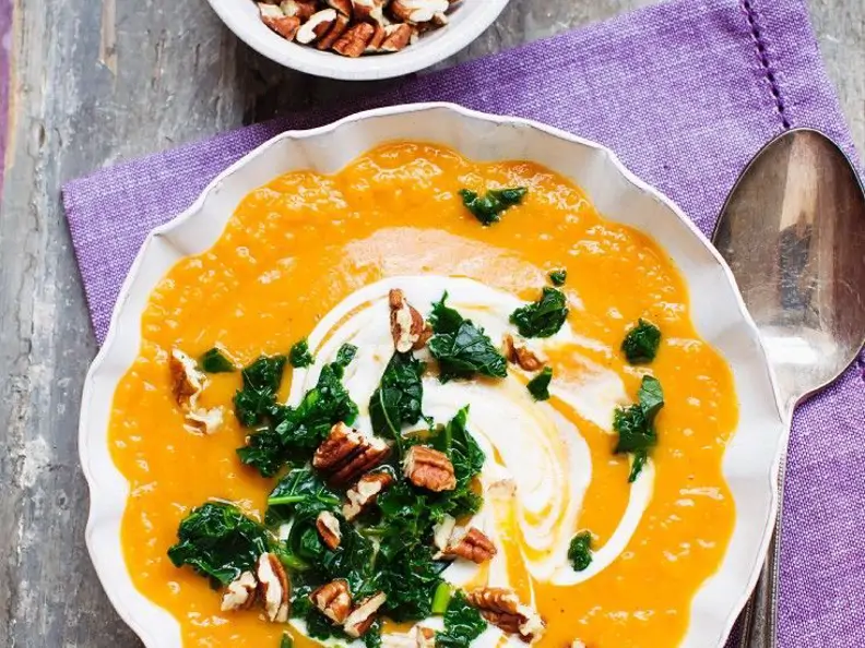 Süßkartoffelsuppe mit Grünkohl