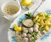 Fleischbällchen in Kapernsoße