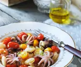 Bohnengemüse mit Tintenfisch