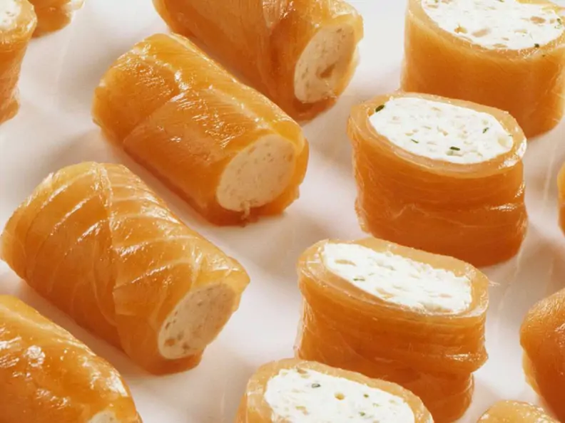 Röllchen mit Lachs