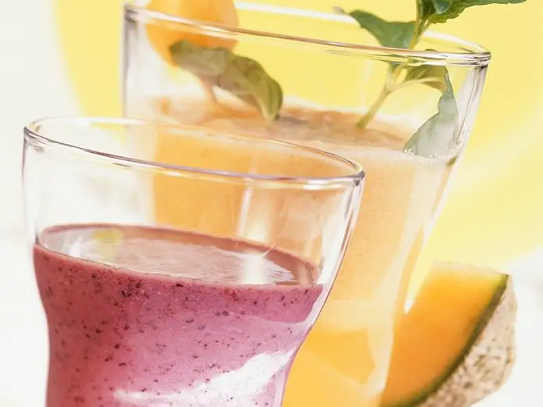 Sojamilchdrink mit Melone, Kefir-Heidelbeer-Mixdrink