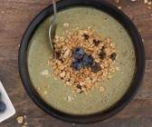 Matcha-Smoothie-Schale