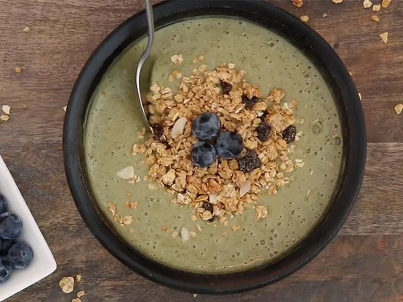 Matcha-Smoothie-Schale