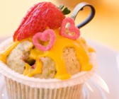 Muffins mit Erdbeeren und Eierlikör