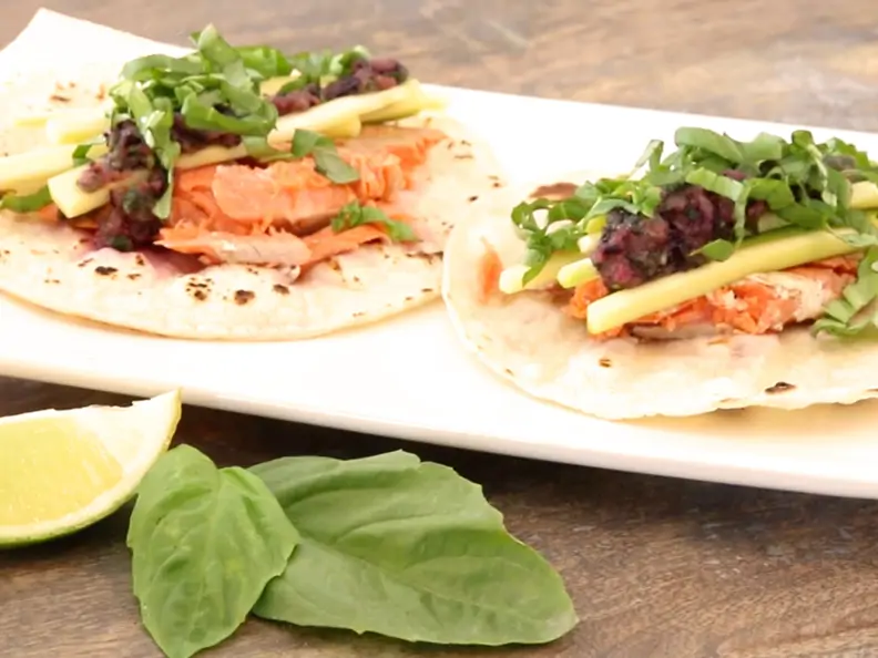Blaubeer-Habanero Lachs Tacos