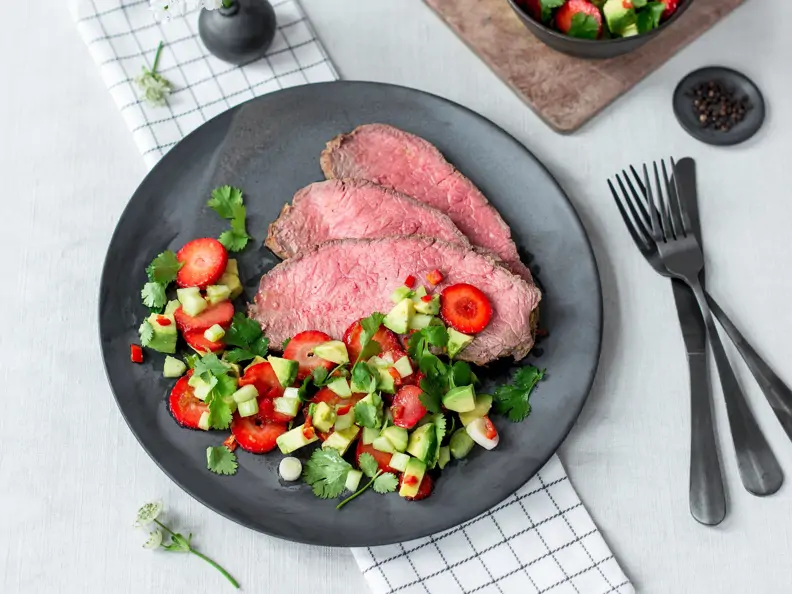 Erdbeer-Salsa mit Roastbeef