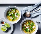 Mais-Avocado-Suppe mit Ziegenkäse und Koriander