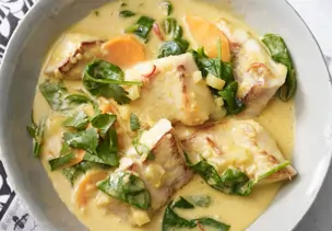 Kokos-Fisch-Curry mit Blattspinat