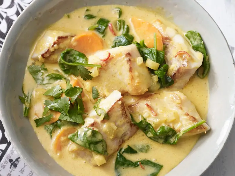Kokos-Fisch-Curry mit Blattspinat