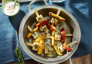 Tofu-Nektarinen-Spieße mit Paprika-Minz-Salat