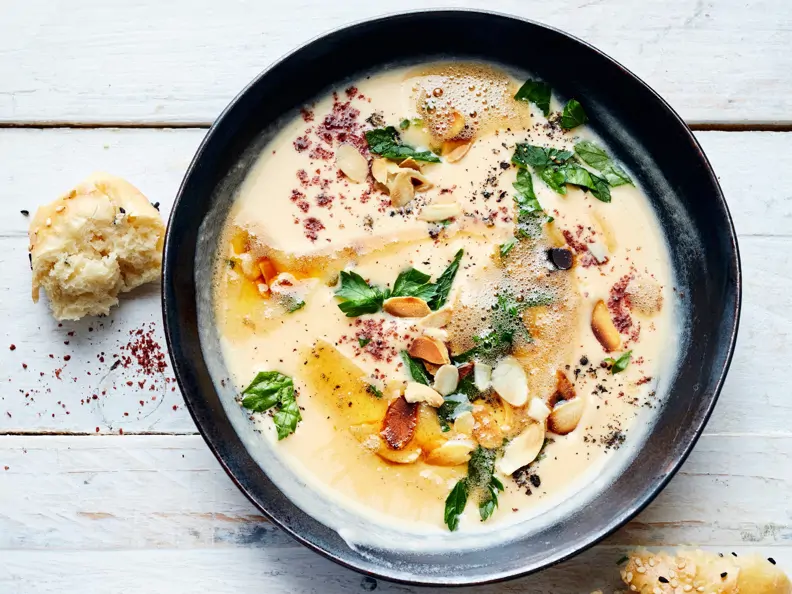 Mandel-Rübchen-Suppe