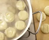 Gnocchi in Kochwasser