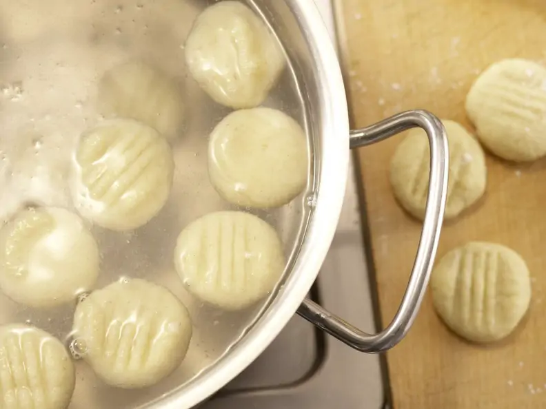 Gnocchi in Kochwasser