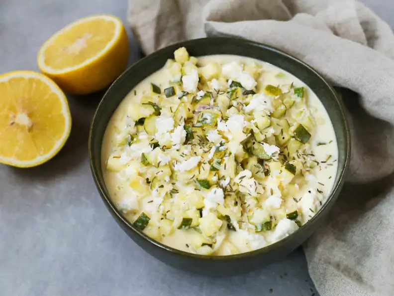 Zucchini-Zitronen-Sauce mit Feta