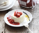 Joghurt-Pannacotta mit Rhabarberkompott