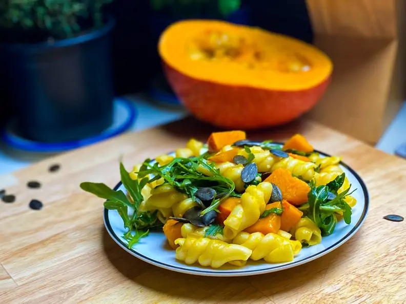 Kürbis-Pasta mit Rucola