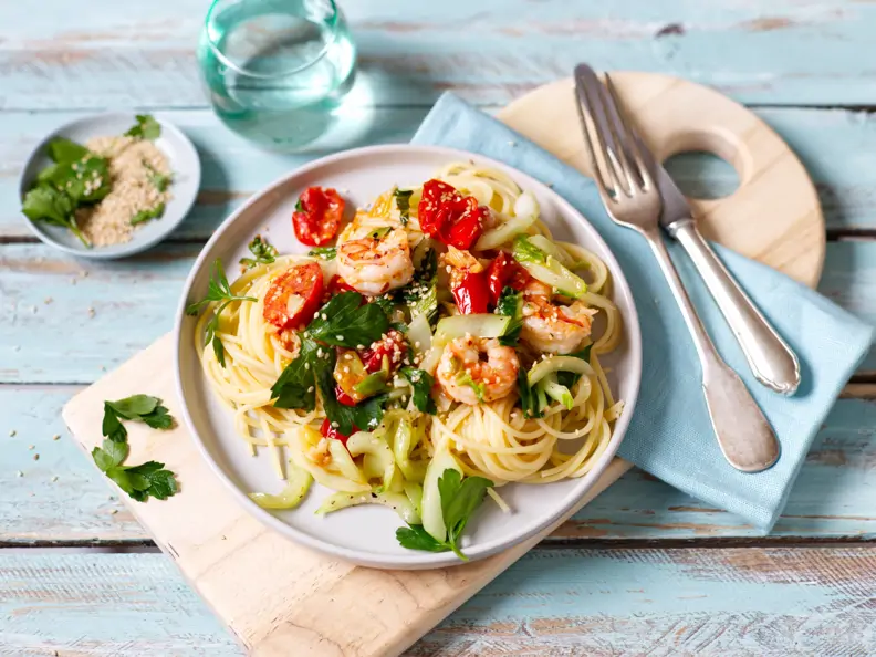 Spaghetti mit Garnelen und Pak Choi