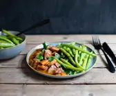 Seitan-Gulasch mit Bohnen