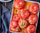 Tomaten mit Reis-Thunfisch-Füllung