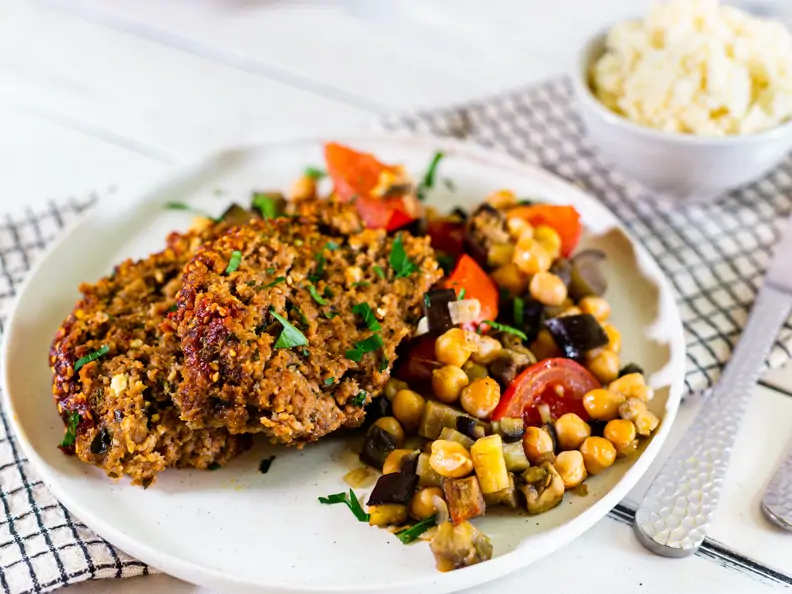 Orientalischer Hackbraten mit Kichererbsen und Auberginen