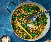 Kürbis-Kichererbsen-Curry mit Kokos