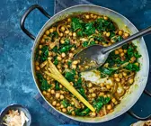 Kürbis-Kichererbsen-Curry mit Kokos