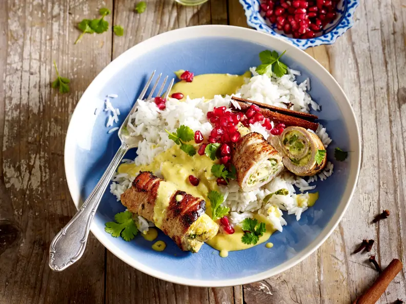 Indische Schnitzelröllchen mit Kokos-Reis