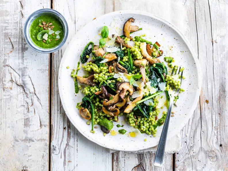 Pilz-Spinat-Pfanne mit Perlgraupen