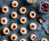 Marmeladenplätzchen mit Erdnussmus