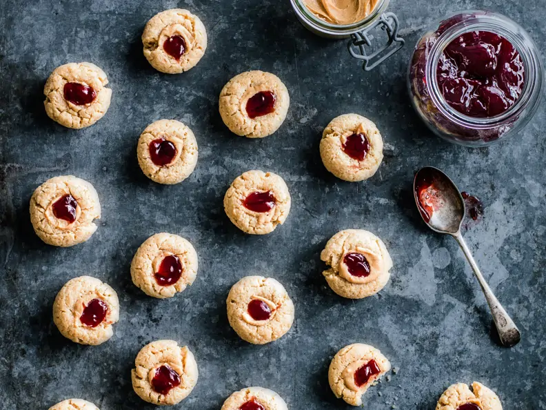 Marmeladenplätzchen mit Erdnussmus