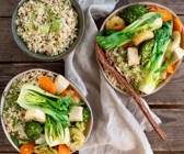 Fruchtiges Gemüse-Tofu-Curry mit Limettenreis