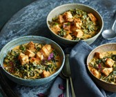 Schwarzkohl-Curry mit Tofu