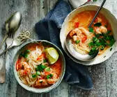 Laksa-Bowl mit Garnelen