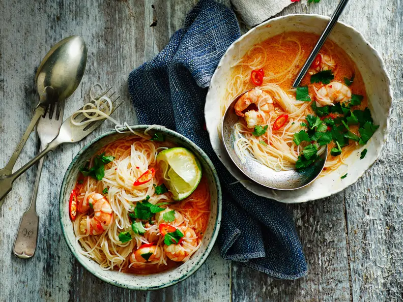 Laksa-Bowl mit Garnelen