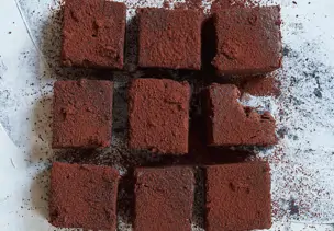 Süßkartoffel-Brownies mit Datteln