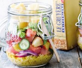 Gurkensalat mit Wassermelone, Nektarine und Le Gruyère AOP