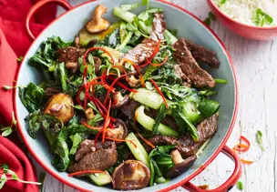 Hoisin-Rindfleischpfanne mit Shiitakepilzen