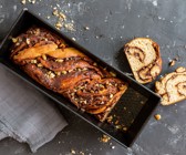 Babka mit Schokolade und Walnüssen