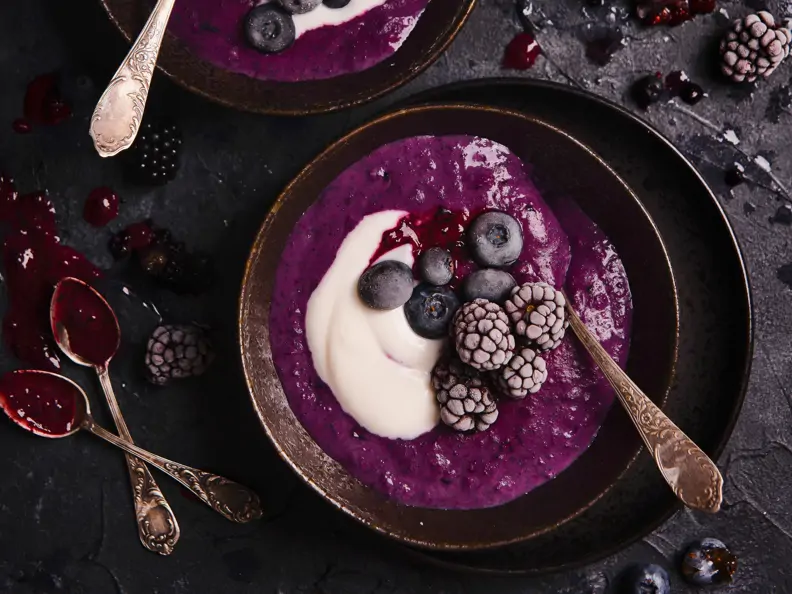 Hirse-Blaubeer-Pudding mit Joghurt