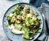 Brokkolisalat mit Buchweizen und Mandeln