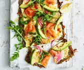 Grünkohlpizza mit Räucherlachs