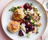 Marinierte Rote Bete mit Bagel-Knödel