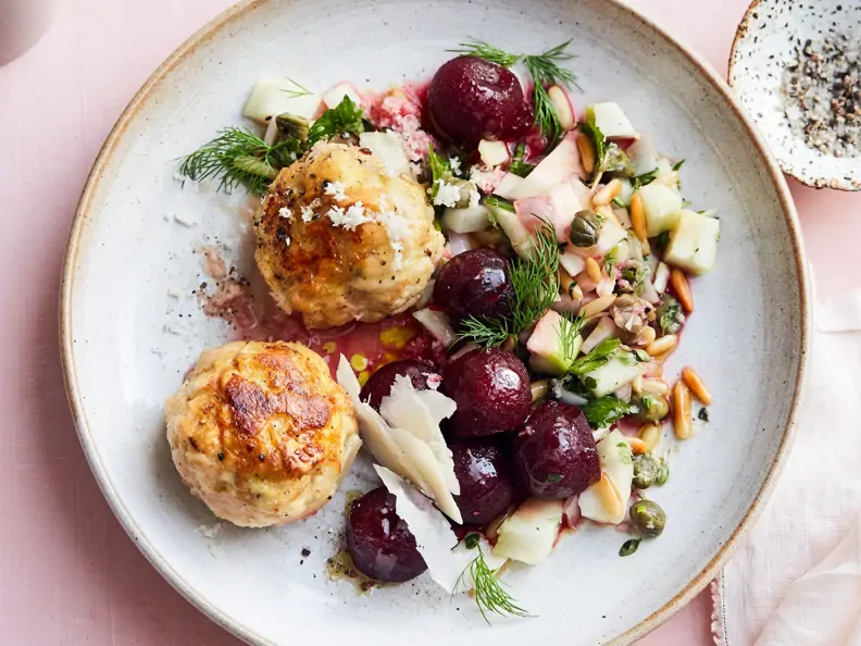 Marinierte Rote Bete mit Bagel-Knödel