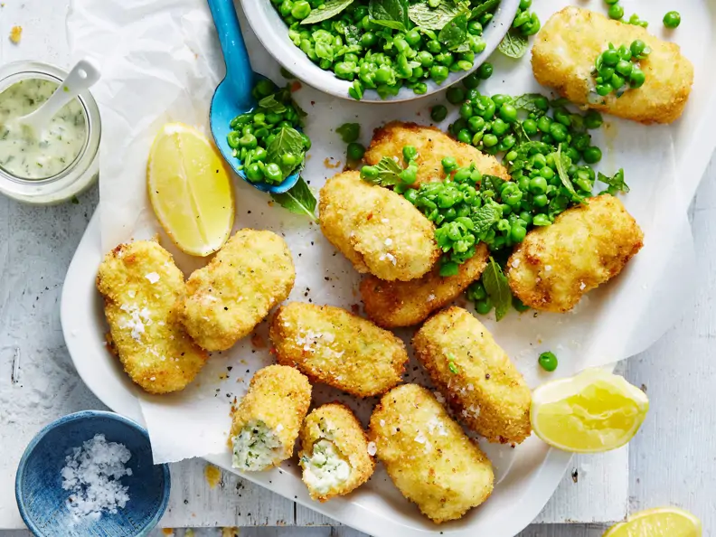 Fischstäbchen mit Mushy Peas und Minze