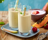 Fitness-Smoothie mit Basilikum und Papaya
