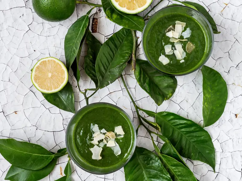 Grüner Smoothie mit Spinat