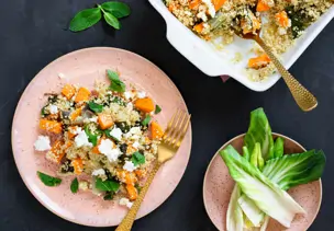 Quinoa-Auflauf mit Mangold, Feta und Minze