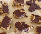 Mini-Erdnuss-Bites