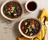 Dunkles Curry mit Belugalinsen und Ahornsirup